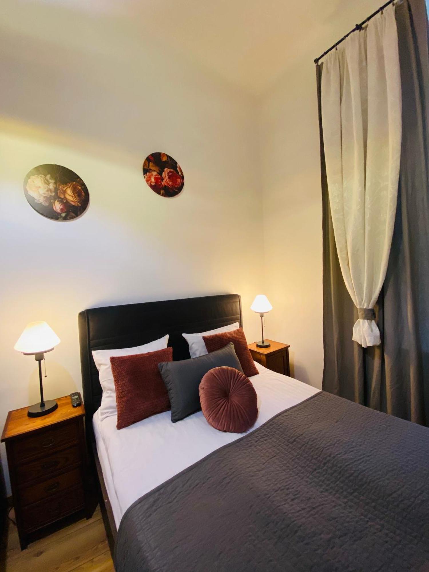 Krakow Apartments & Rooms エクステリア 写真